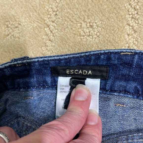 Escada High Rise Signature Studded Structured Flare Medium Wash Jeans EUC 26 /34 - Picture 7 of 12